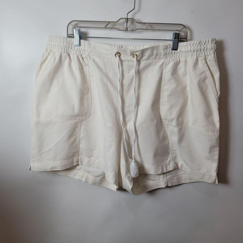 Cato White Linen Elastic Waist Drawstring Shorts Size 18/20W Pockets